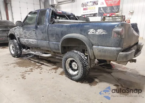 2002 Chevrolet S-10 Ls из США, поврежденный, VIN 1GCCT19W428176085